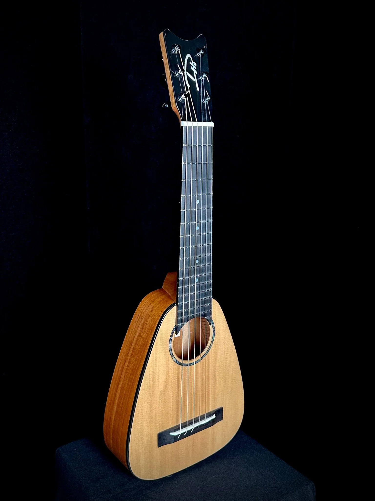 Tiny Tenor 6-String Spruce/Mahogany 23003 | Romero Creations